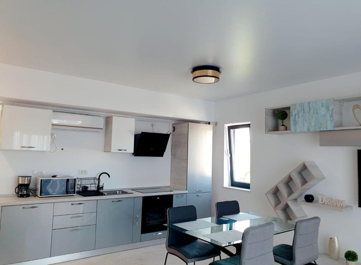 Seafront Papaya Apartment Năvodari Eksteriør billede
